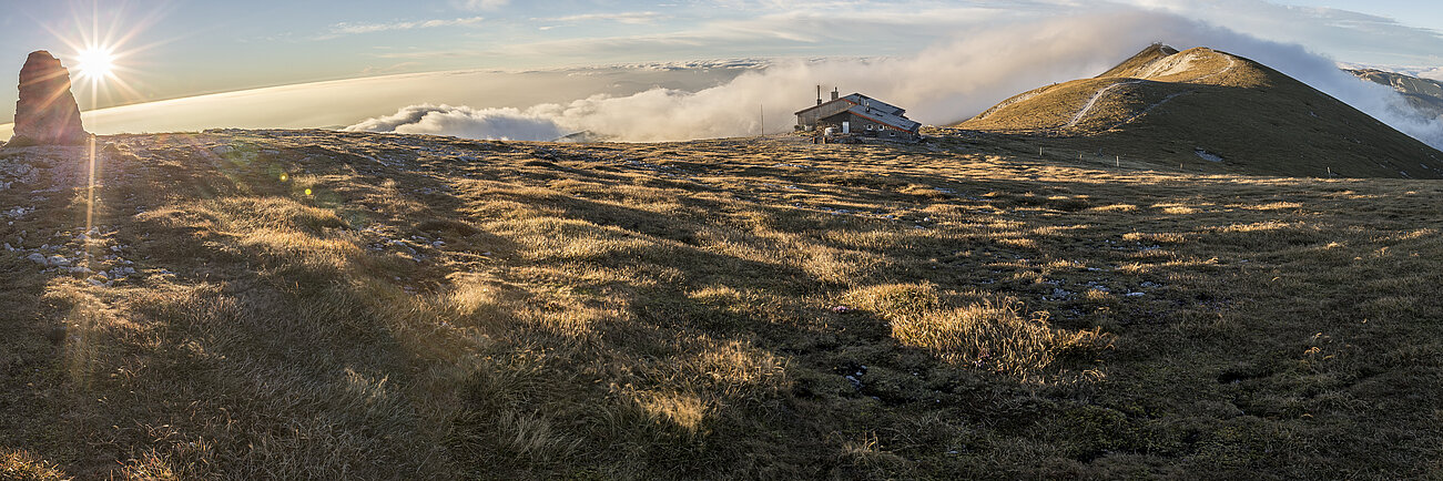 Blick auf den Schneeberg 2076m in Niederösterreich